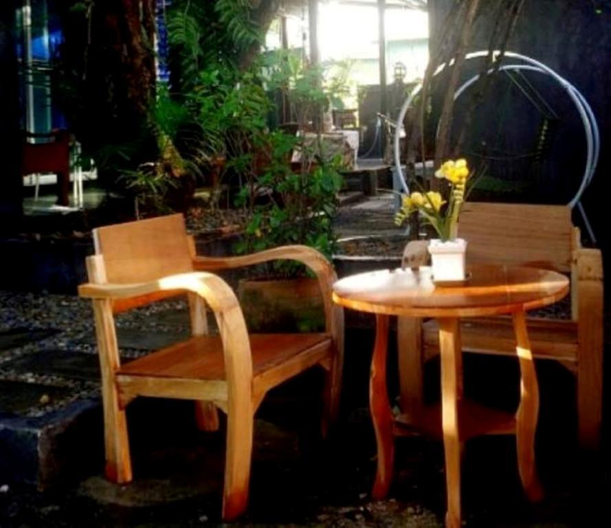 The Old Car Guesthouse Chiang Mai Ngoại thất bức ảnh