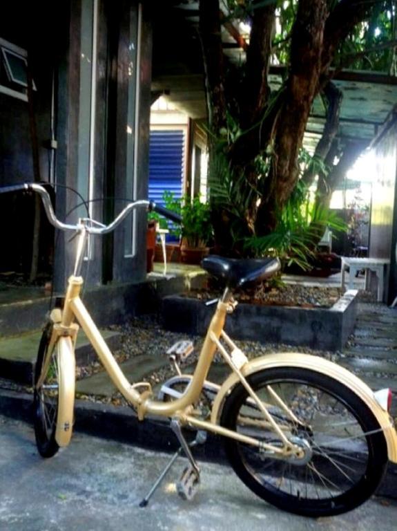 The Old Car Guesthouse Chiang Mai Ngoại thất bức ảnh