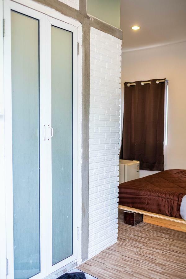 The Old Car Guesthouse Chiang Mai Ngoại thất bức ảnh