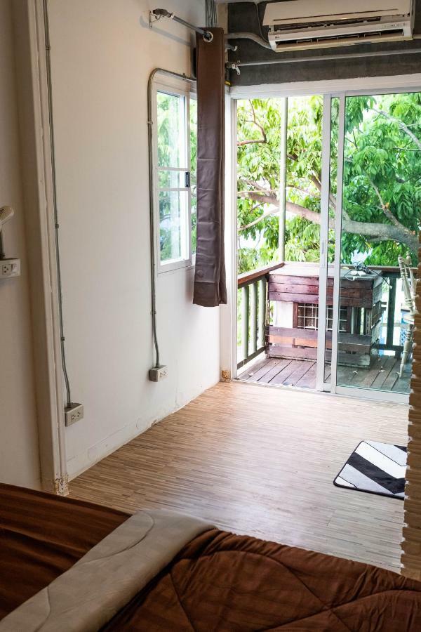 The Old Car Guesthouse Chiang Mai Ngoại thất bức ảnh