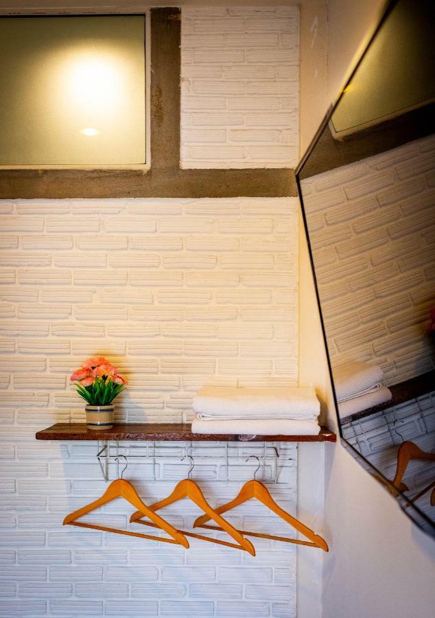 The Old Car Guesthouse Chiang Mai Ngoại thất bức ảnh
